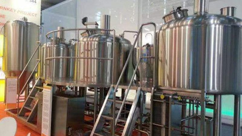 在选购屠宰机械时，以下因素需要重点关注：